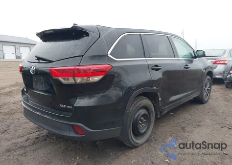 2017 Toyota Highlander Xle z USA, uszkodzony, nr VIN 5TDJZRFH2HS474987